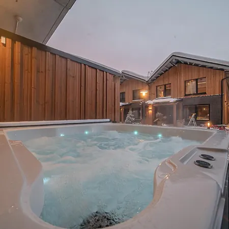 Levillas Cranberry C2