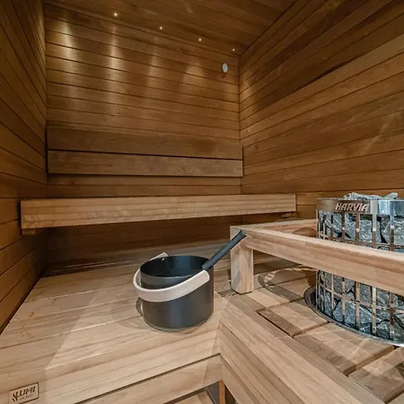 Levillas Cranberry C2 * Levi